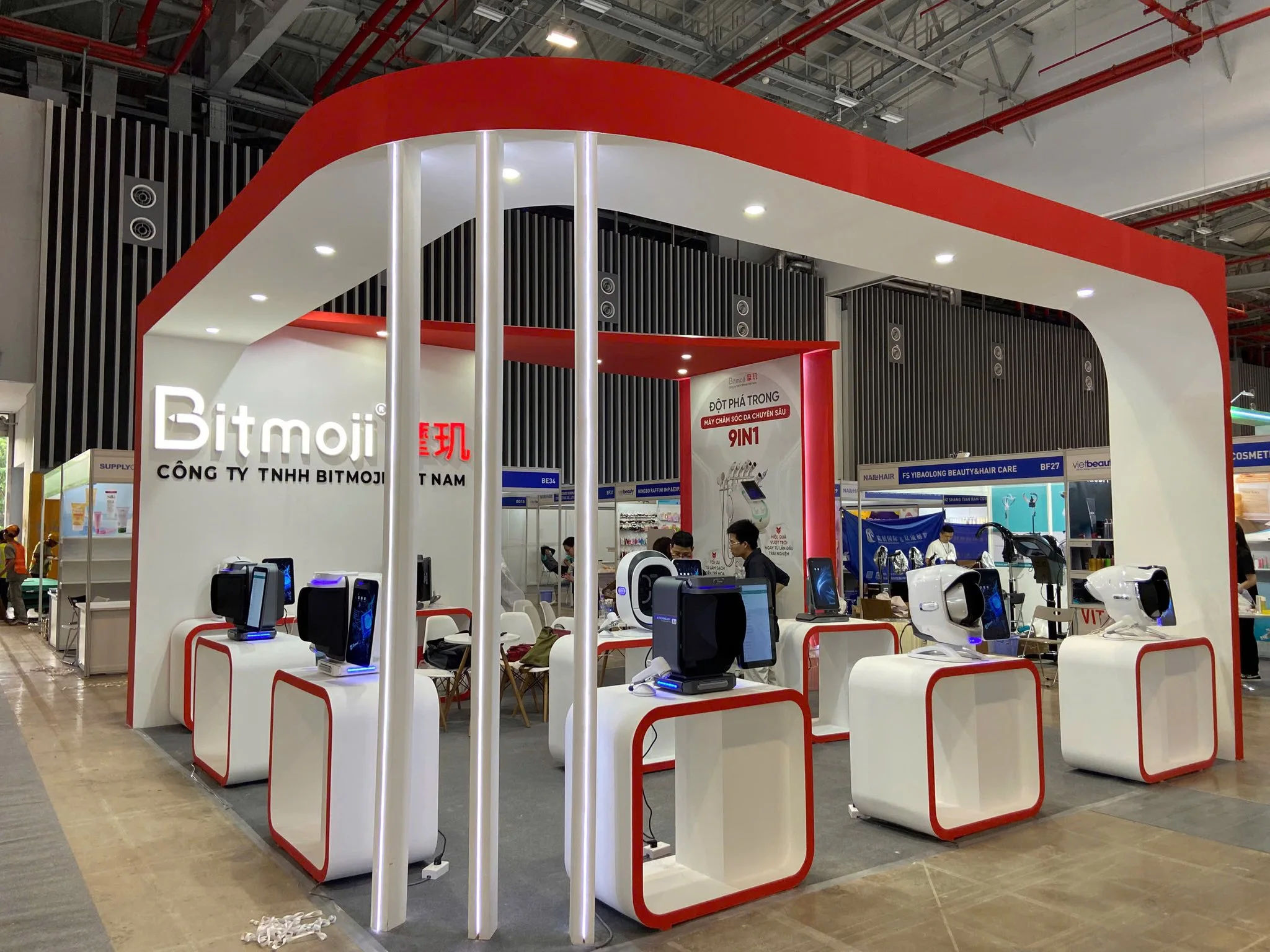 BITMOJI SẴN SÀNG BỨT PHÁ TẠI VIETBEAUTY X COSMOBEAUTÉ VIETNAM